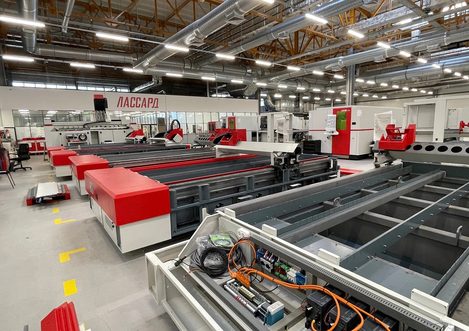 Мишустин, Алиханов и Собянин в гостях у ЛАССАРД